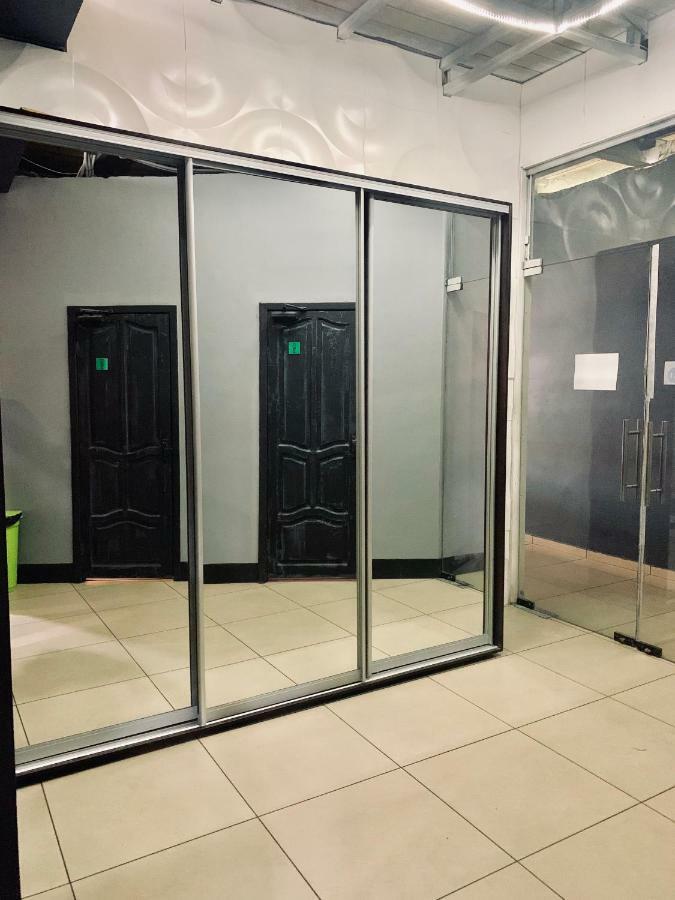 Hotel Zipper House Odessa Ngoại thất bức ảnh